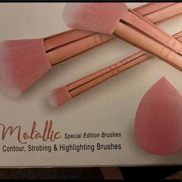 METALLIC-Special Edition Brushes In Rose Gold/Pink - Picture 4 of 5